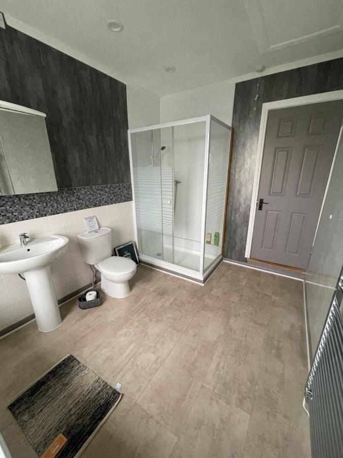 Bentley Place Crewe Extérieur photo